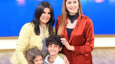 عائشة بن أحمد وأولادها ضيوف منى الشاذلي، الليلة