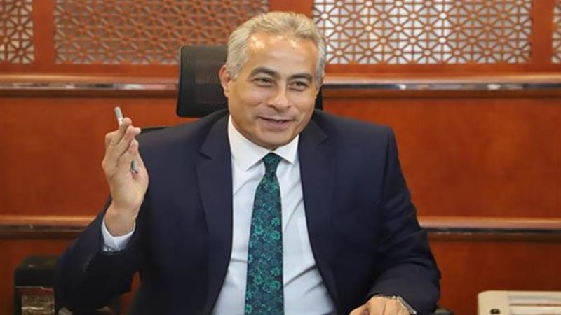 وزير العمل الدكتور حسن شحاتة
