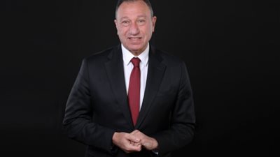 «الخطيب» يهنيء رجال يد الأهلي بعد الفوز ببطولة الدوري على حساب الزمالك