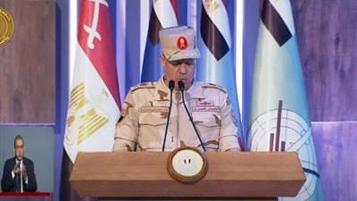 رئيس «الهندسية للقوات المسلحة» يستعرض إنجازات الهيئة بمشروع توشكى