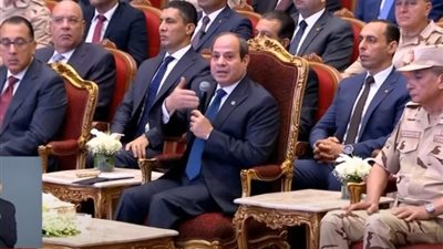 الرئيس السيسي: نسعى لوصول إنتاجية فدان القمح إلى 25 إردبا بالوسائل الحديثة