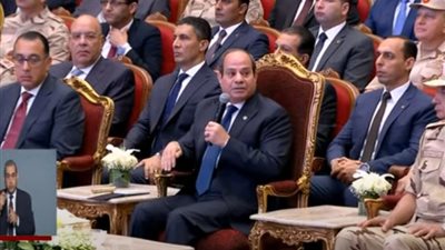 يوفر 20%، الرئيس السيسي يشيد بتجربة خلط دقيق الذرة بالقمح لإنتاج الخبز