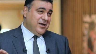 ياسر عبدالعزيز: الإعلام تابع للسياسة وهو متغير طوال الوقت