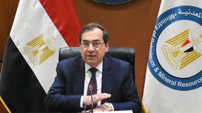 «الملا» يكشف استراتيجية الدولة في مواجهة تحديات الطاقة