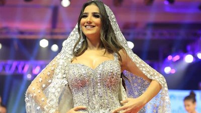 بعد مشاركته بأسبوع الموضة بالهند، أغلى إطلالات الزفاف لهاني البحيري