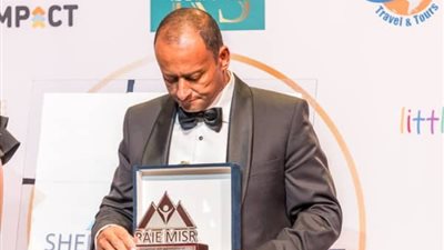 لدعم الأسر الأكثر احتياجًا، بيع دبلة أحمد حلمي في عسل أسود بمزاد خيري