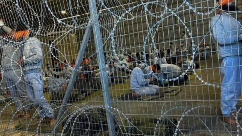 تعرض فلسطينيين من قطاع غزة للتعذيب والتنكيل داخل أقفاص