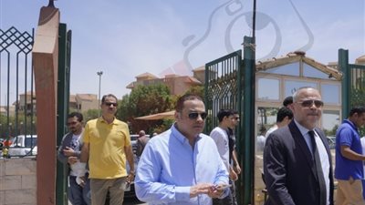 رغم أزمة سرقته، تامر عبد المنعم يواسي وزيرة الثقافة بعد وفاة والدتها