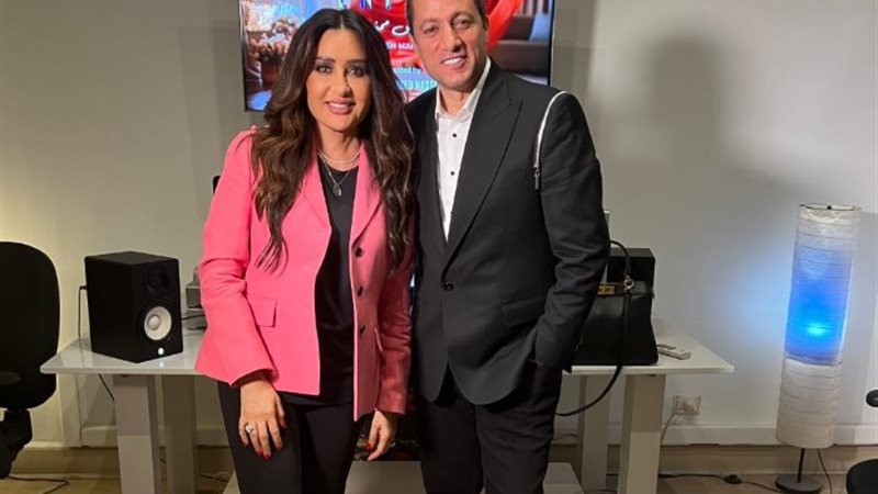 الفنانة لطيفة