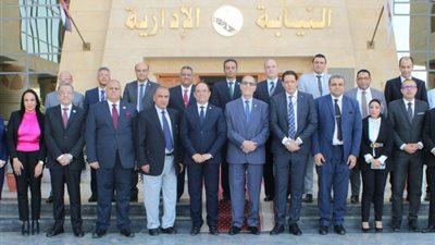 رئيس النيابة الإدارية يكرم المستشارين المشاركين في محاضرات مركز التدريب