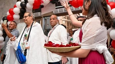 استقبال حافل لأول فوج حجاج مصريين في مكة المكرمة (صور)
