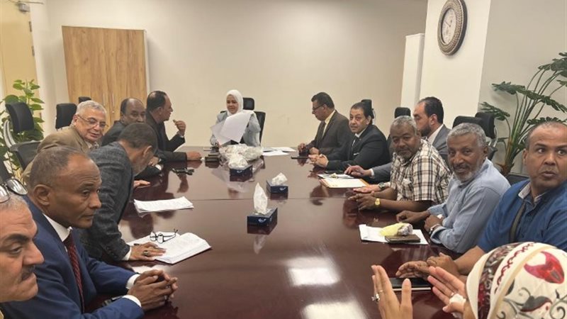 رئيس الضرائب مع أعضاء الاتحاد التعاوني للثروة المائية