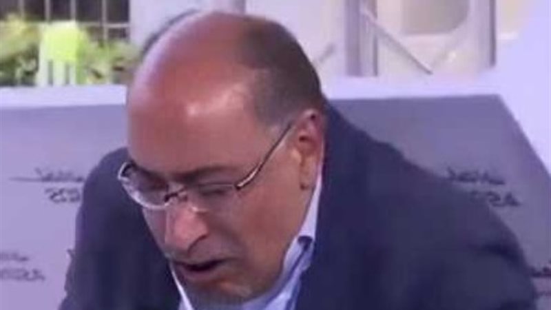 سقوط لوحة على رأس وزير الطاقة الأردني الأسبق