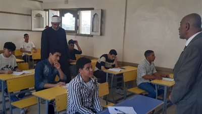 لا شكاوى من امتحان الجبر والهندسة الفراغية لطلاب علمي بالثانوية الأزهرية
