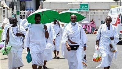 «خلوا بالكم»، إرشادات للحماية من العدوى وضربات الشمس خلال أداء فريضة الحج