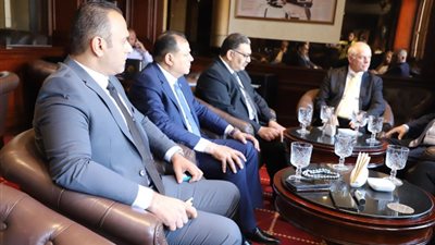 «غرفة الإسكندرية» تستقبل سفير استراليا لبحث سبل تعزيز التعاون بين الجانبين