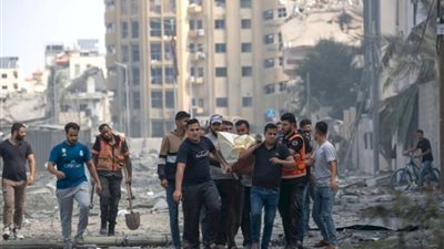 تحت نيران القصف، العمل الدولية تعلن ارتفاع معدل البطالة في غزة إلى 80 %