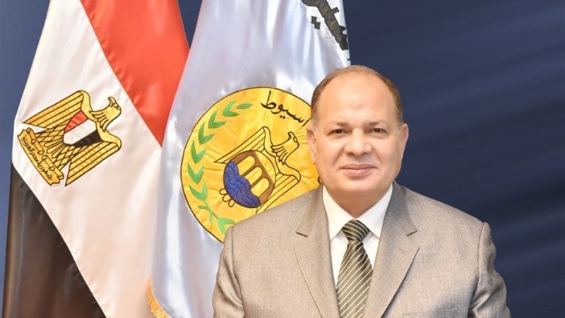 اللواء عصام سعد محافظ أسيوط
