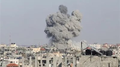 3 غارات أمريكية بريطانية تستهدف محافظة الحديدة اليمنية