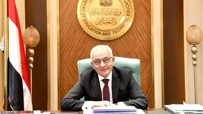 امتحانات الثانوية العامة 2024، وزير التعليم يتابع انطلاق أول يوم من غرفة العمليات