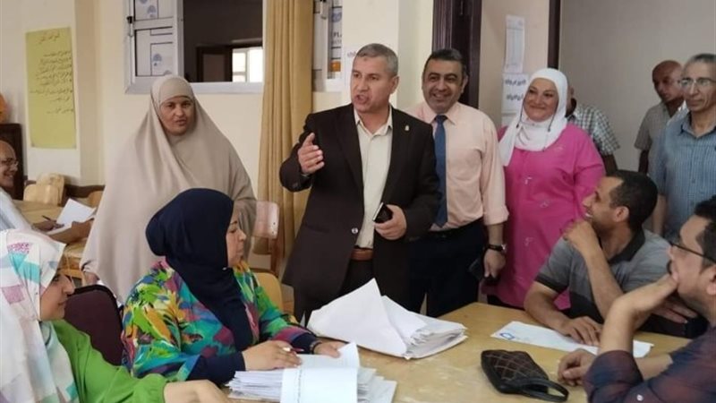 وكيل تعليم دمياط يتفقد كنترول المدارس الصناعية