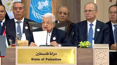 الرئيس الفلسطيني يدعو للضغط الدولي على إسرائيل لفتح المعابر البرية لغزة