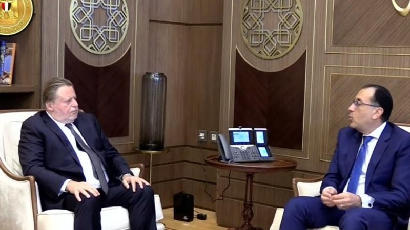رئيس الوزراء ومحافظ البنك المركزي