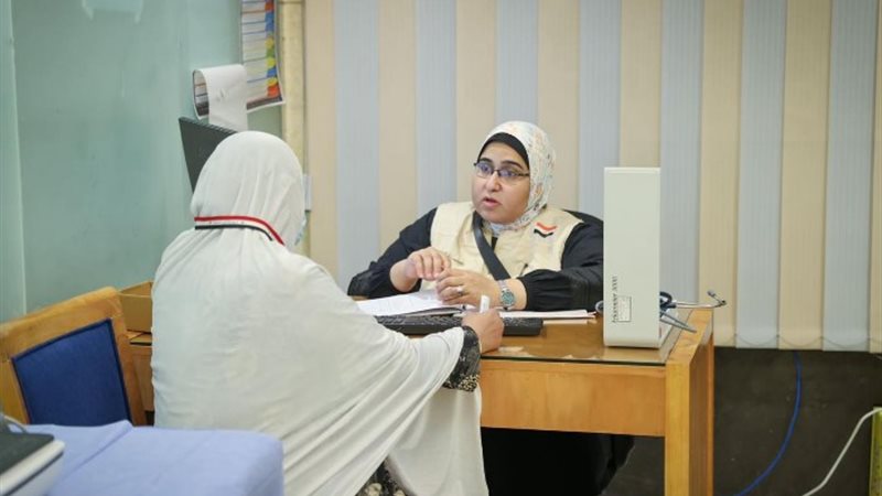 خلال اجراء الكشف علي بعثة الحجاج المصرية