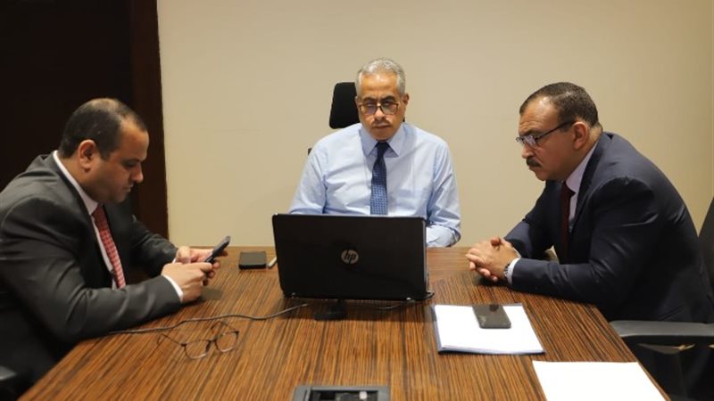 وزير العمل حسن شحاتة