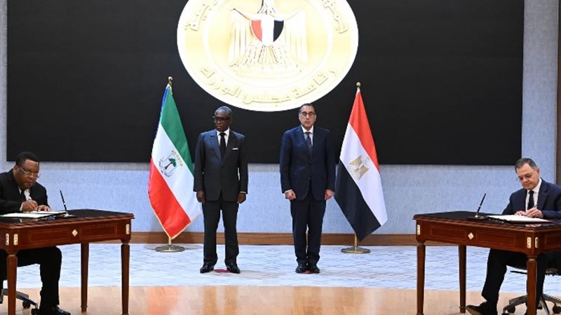 رئيس الوزراء ونائب رئيس غينيا الاستوائية يشهدان توقيع مُذكر