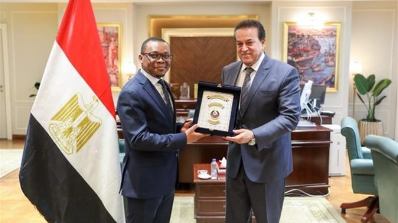 وزير الصحة ونظيره الغيني