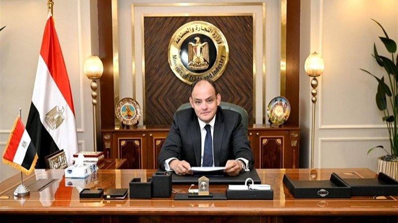 المهندس أحمد سمير وزير التجارة والصناعة