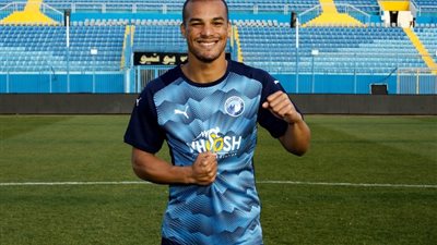 لاكاي يقود تشكيل بيراميدز في مواجهة سموحة بالدوري المصري