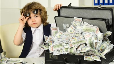 بثروات تصل لـ4.8 مليار دولار، أصغر 5 أغنياء حول العالم