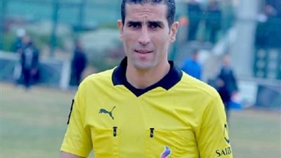 محمود ناجي حكم مباراة الأهلي وفاركو في الدوري المصري