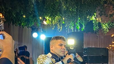 عمر كمال يشعل حفل زفاف نجل النائب سليمان وهدان