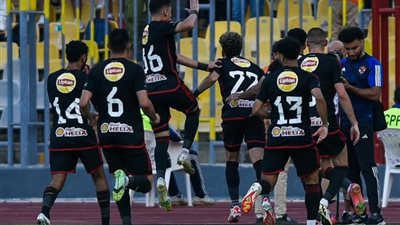 الأهلي يعبر عقبة فاركو بثائية «عاشور» في الدوري المصري (فيديو)