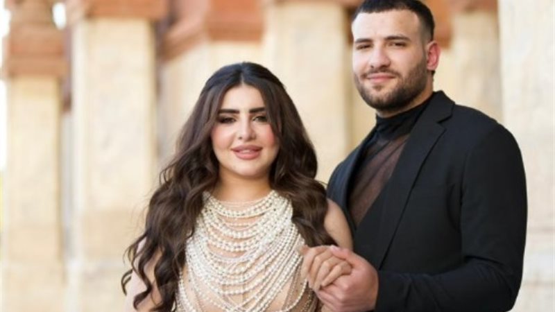 المطرب مسلم وخطيبته