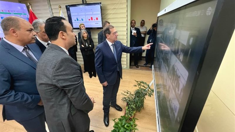 طارق الملا وزير البترول والثروة المعدنية