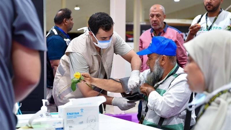 تقديم الخدمات العلاجية للحجاج