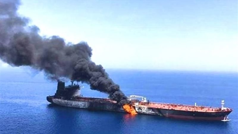 حريق بسفينة تجارية ــ أرشيفية
