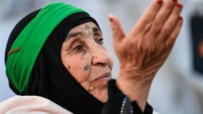 من عرفات، أبرز صور الحجاج على جبل الرحمة يوم الوقفة