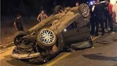 وفاة سيدة وأصابه 5 اخرين فى حادث انقلاب سيارة اعلى الطريق الصحراوي