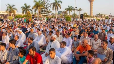 سكان دمياط الجديدة يؤدون صلاة عيد الأضحى المبارك وسط أجواء احتفالية