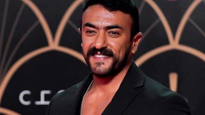 «الأضحية وسط أهلي وإخوتي»، أحمد العوضي يحتفل بالعيد في عين شمس (فيديو)