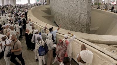 الحج السعودية: 500 ألف يرمون الجمرات بمشعر «منى» كل ساعة