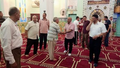 رئيس ميناء دمياط يتابع حركة التشغيل ويلتقى العاملين بأول أيام عيد الأضحى