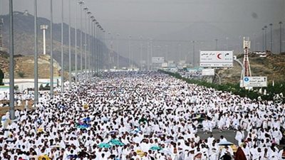 بث مباشر، ضيوف الرحمن يستقرون بـ «منى» في أول أيام التشريق