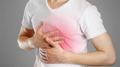 اللبس الواسع وشرب الزنجبيل، نصائح ذهبية للتخلص من الشعور بالحموضة