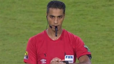 أمين عمر حكماً لمباراة بيراميدز وبلدية المحلة في الدوري المصري